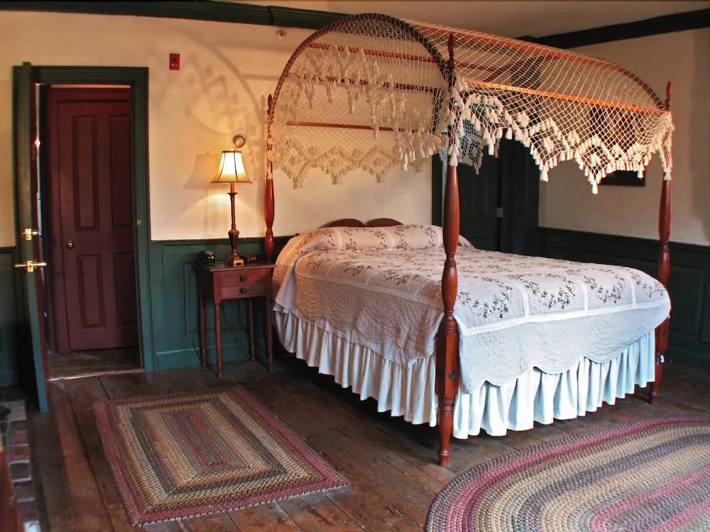 Whitehall Mansion Inn