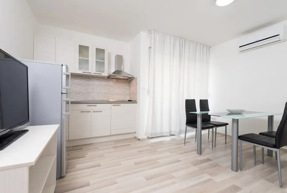 A4 - Spacious apt With the sea View & use of Pool