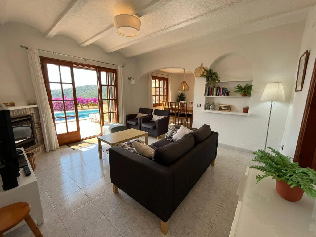 Beautiful holiday home in Calonge with private pool