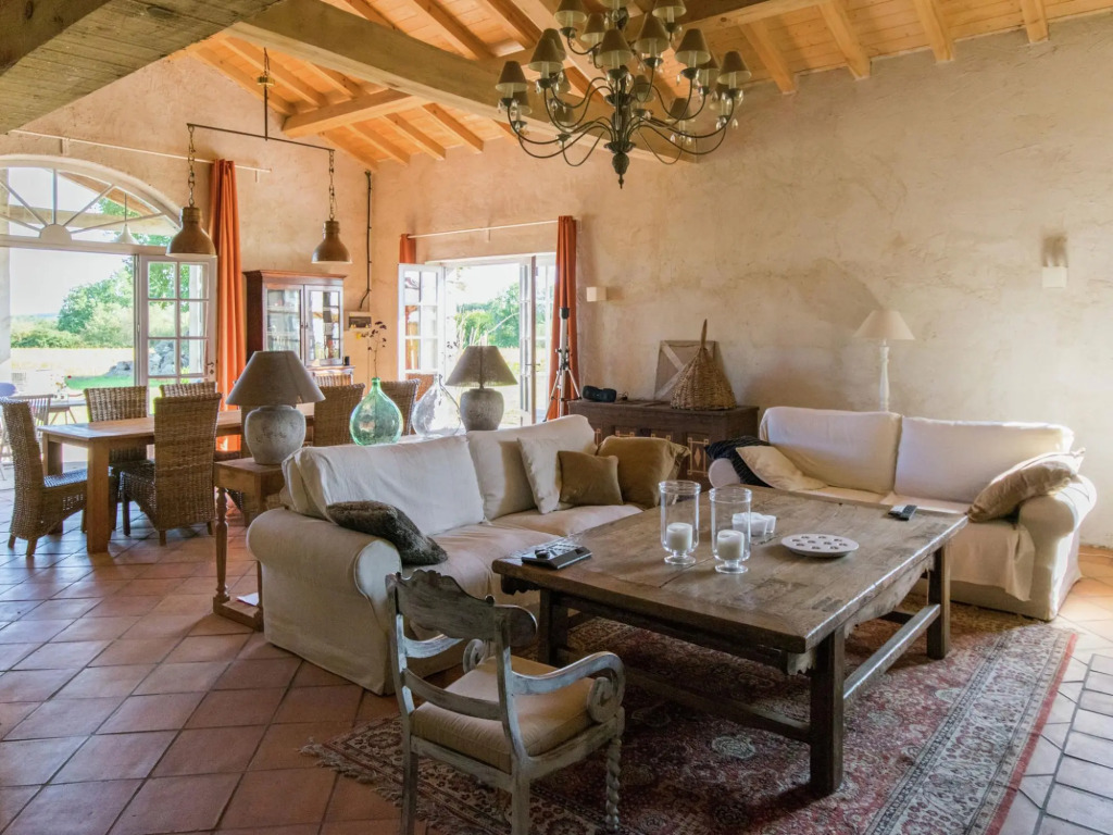 Mansion in Fargues with Pool and Garden