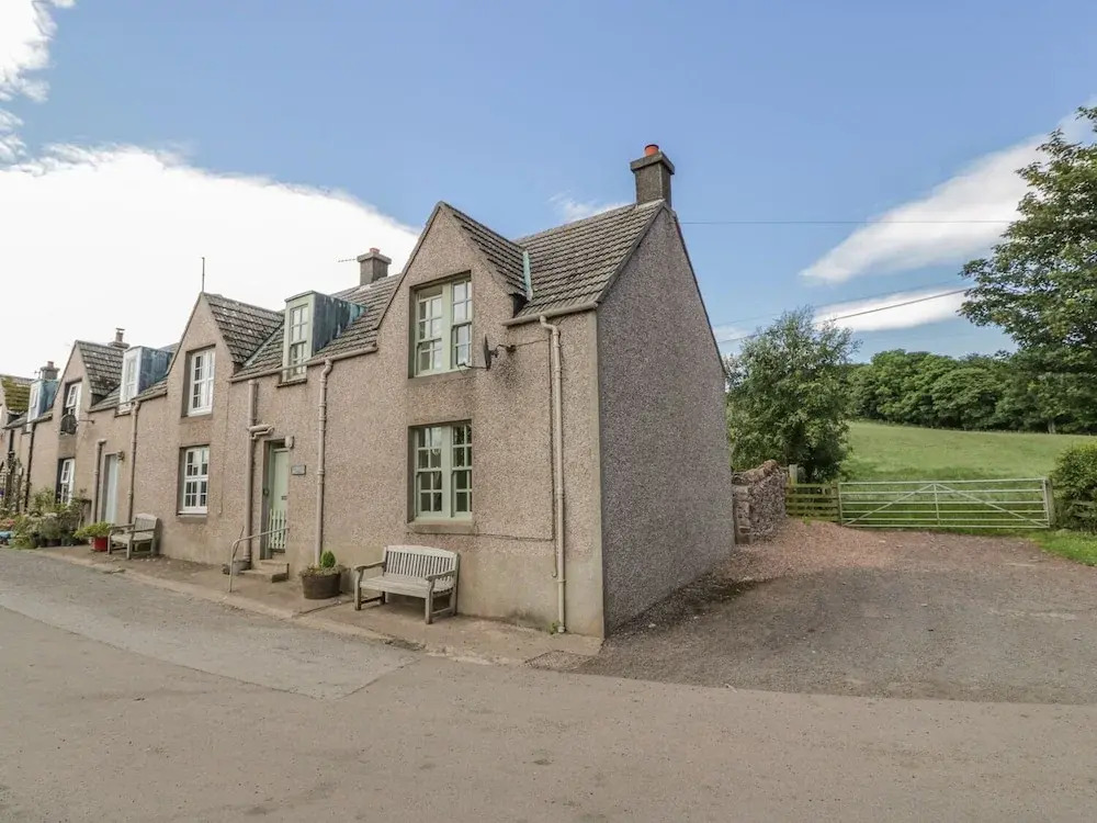 Near Bank Cottage
