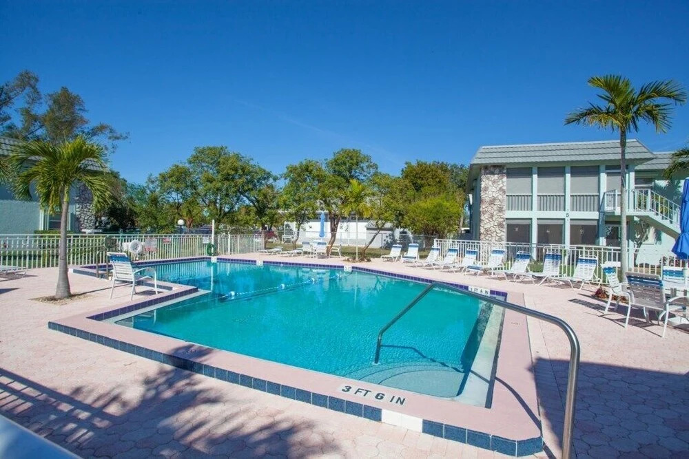 3045 #5A Fort Myers Beach - 2 Br Condo