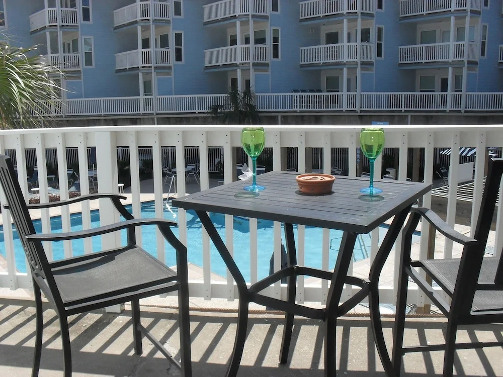 Seascape 2107 1 Bedroom Condo by RedAwning