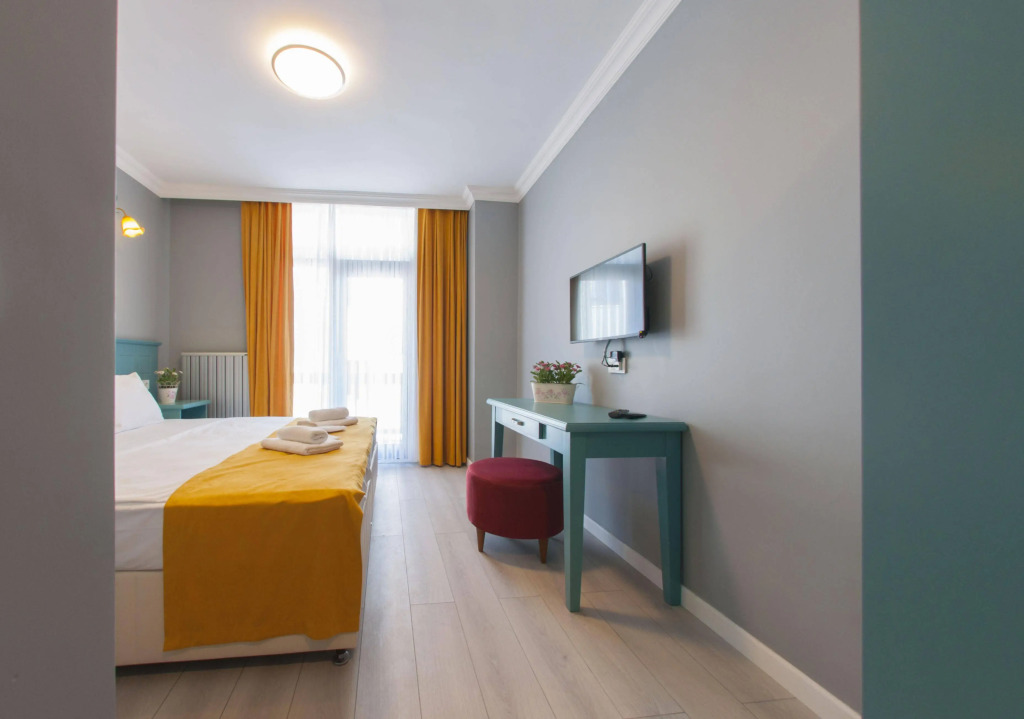 Room Room Motel