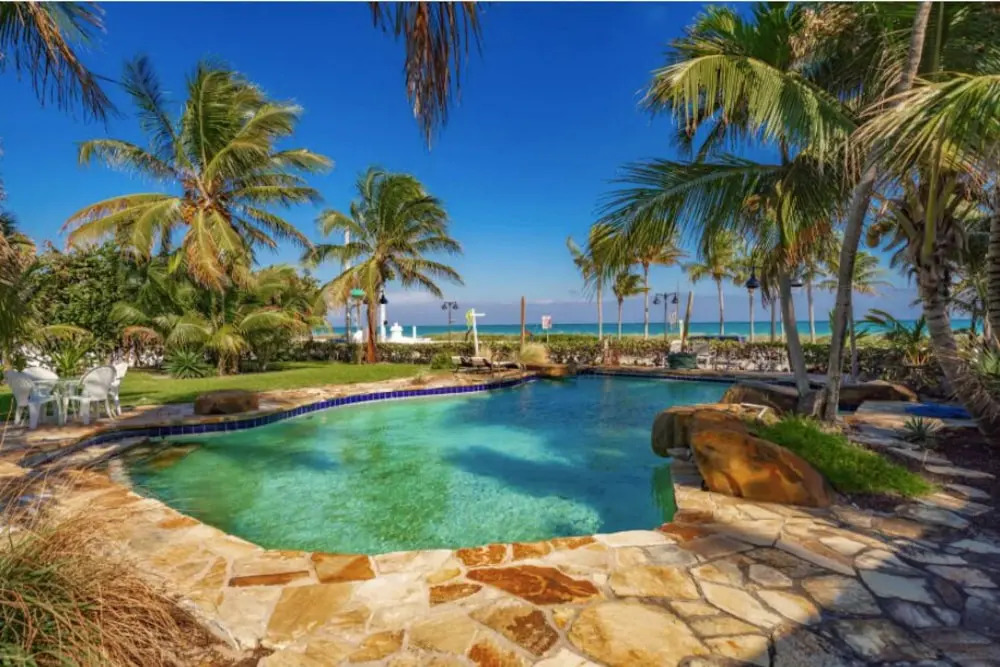 House Almost On The Sand: Best Vacation Ever!!! 2 Bedroom Home