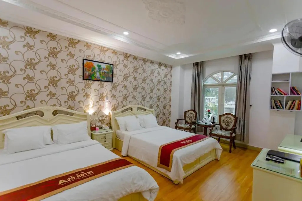 DAHLIALAND SAIGON HOTEL & SWIMMING PooL
