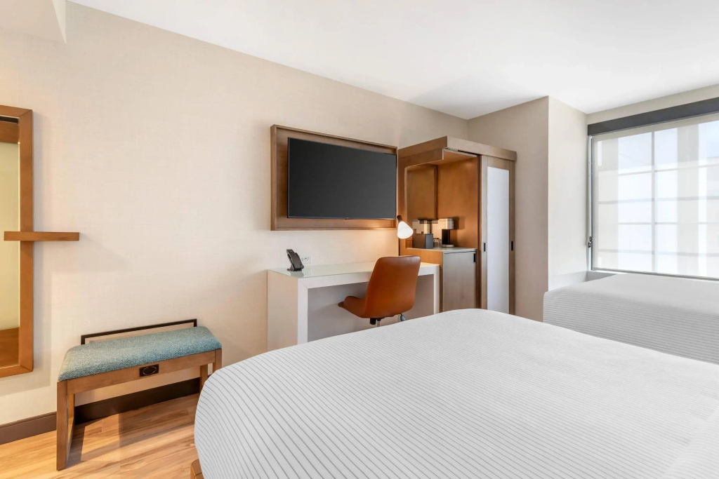 Cambria Hotel Denver Downtown RiNo