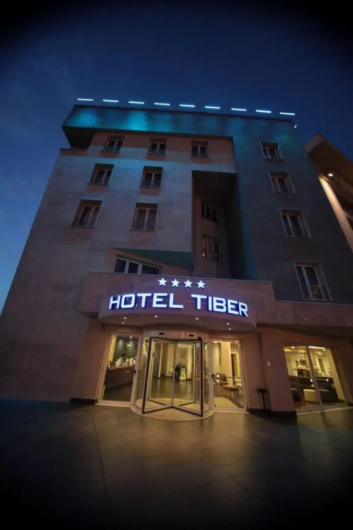 Hotel Tiber Rooftop & Wellness