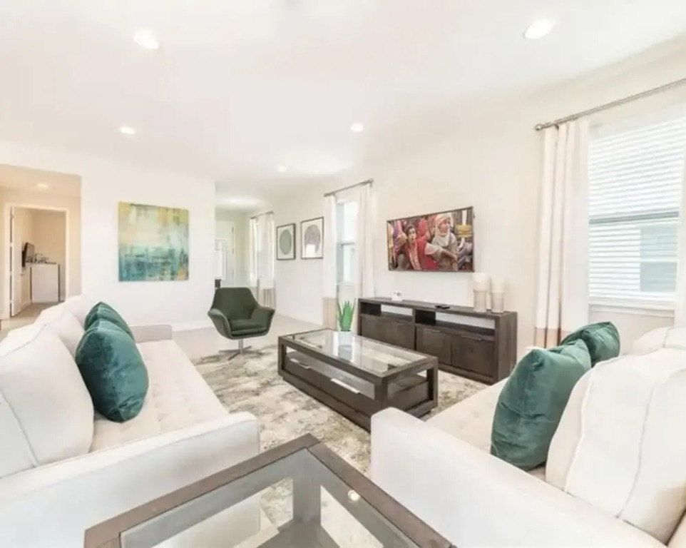 Amazing 4/3 Home at Reunion!! With Private Pool, Near Disney and Universal!!