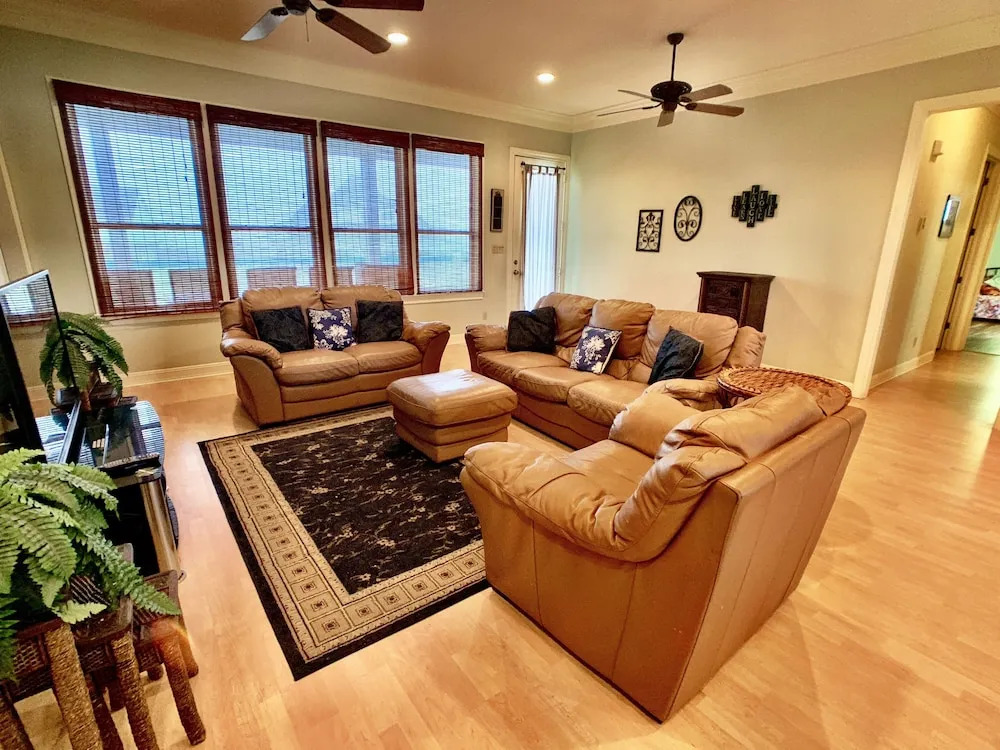 A Little Slice of Paradise - 4 Br Home
