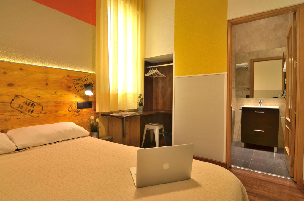 Хостел Far Home Atocha