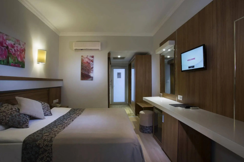 Sun Club Side