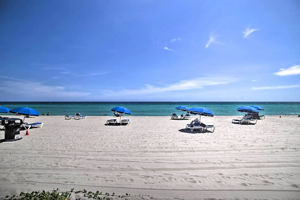 Ocean-view Studio in Marco Polo Beach Resort!