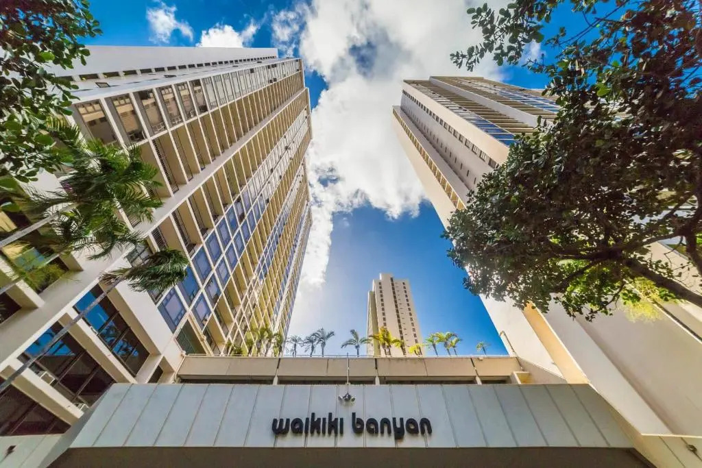 Waikiki Banyan #2608-T2