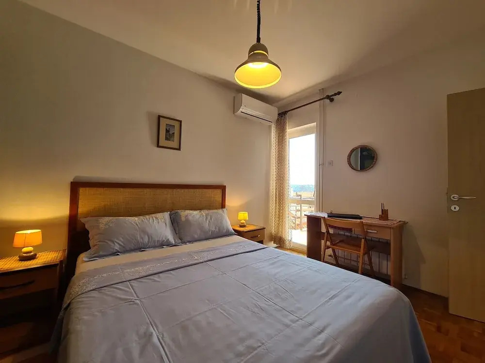 Apartment 743