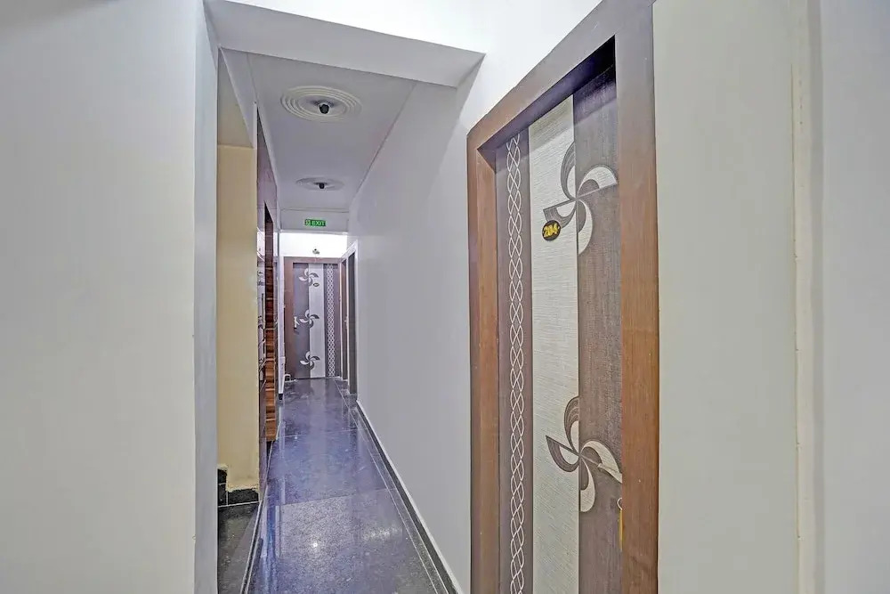 Fabhotel Aman