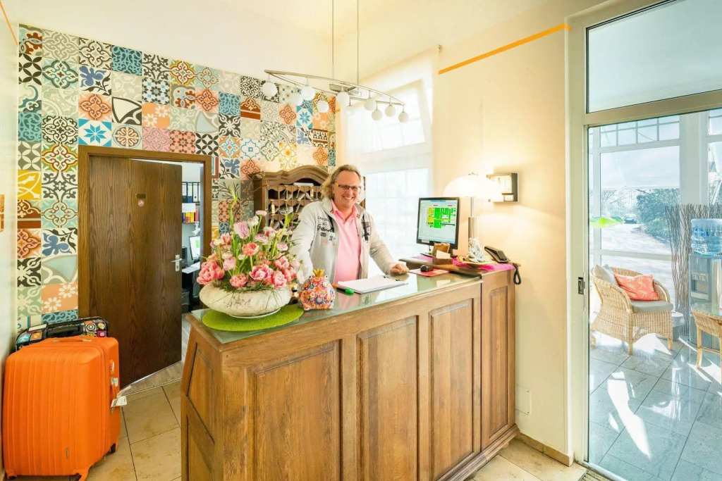 Airport Fashion Hotel