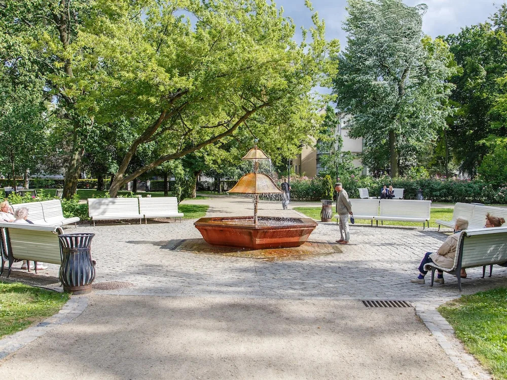 Park Apartment  Happy Hours