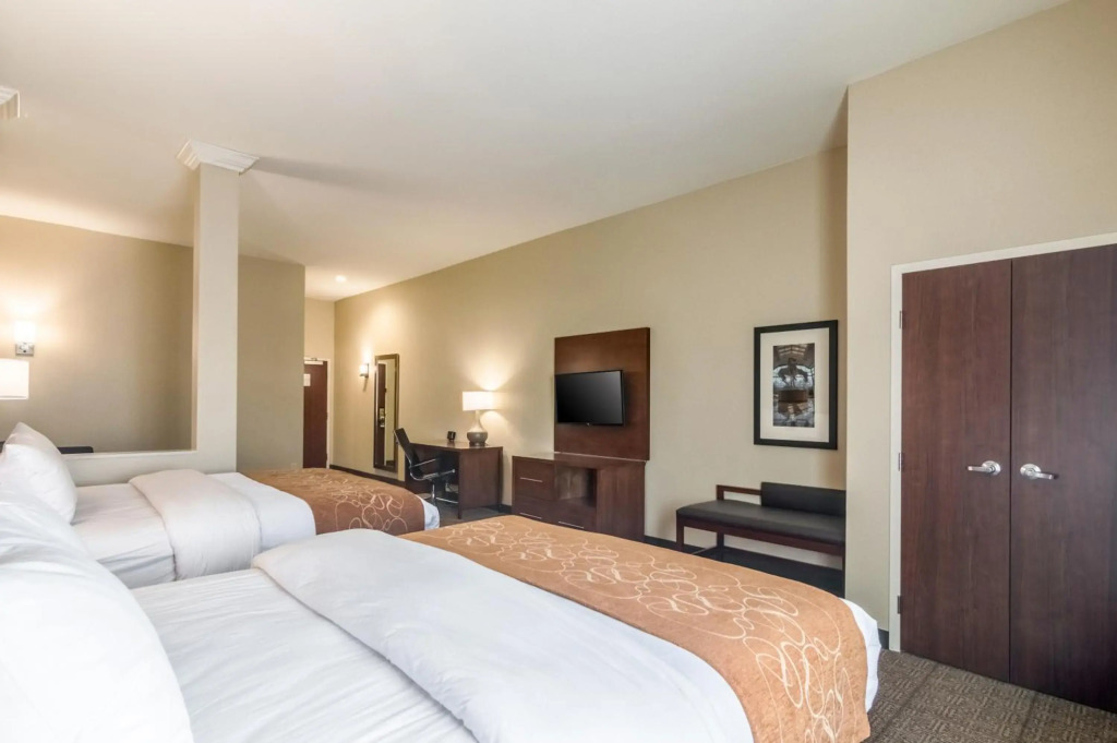 Comfort Suites Meridian and I-40