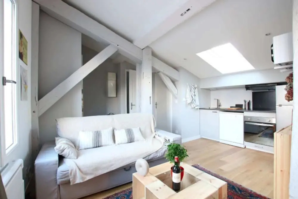 Comfy Attic Apartment Near Grand Théâtre