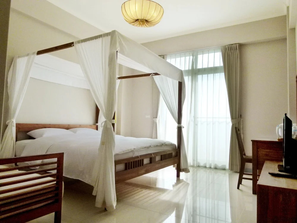 Down-Home Hotel