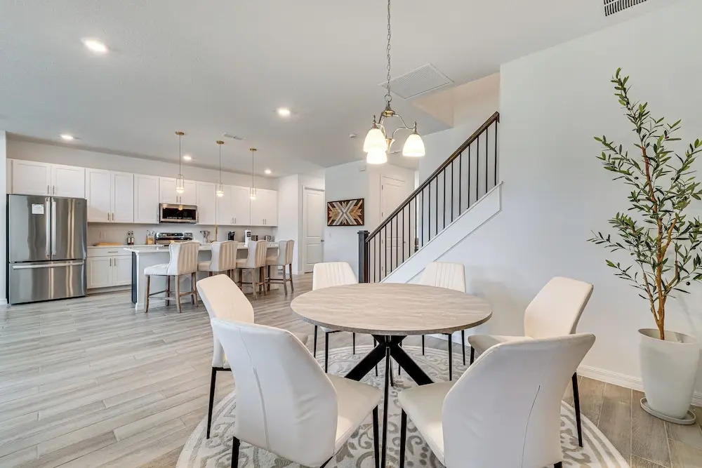 Game Room & Community Perks: Davenport Home!