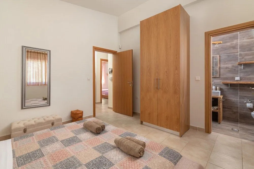Madia Villa