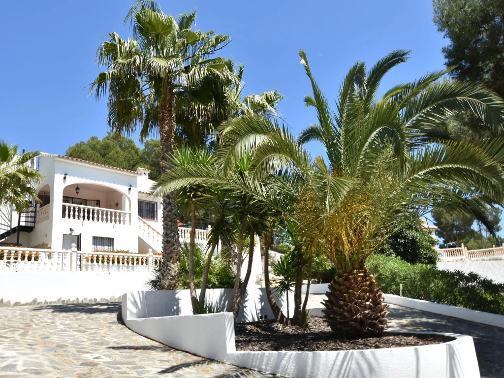 Sea Breeze Villa Escape
