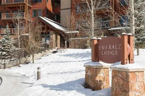 5208 Emerald Lodge, Trappeur's Crossing