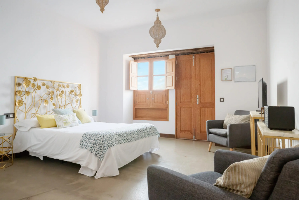 El Charco Suites