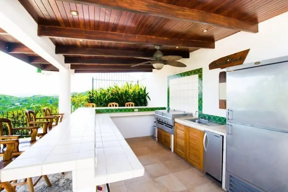 Villa Verde 4br Ocean-view Villa 12 Guests