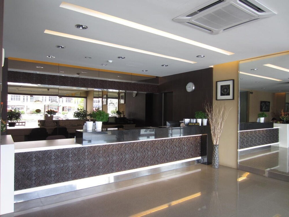 Radiant Hotel
