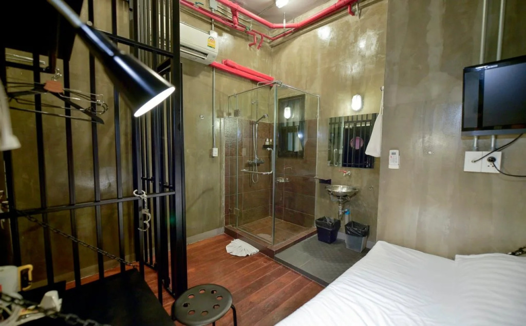 Collection O Jasaen Stylish Unique Hotel
