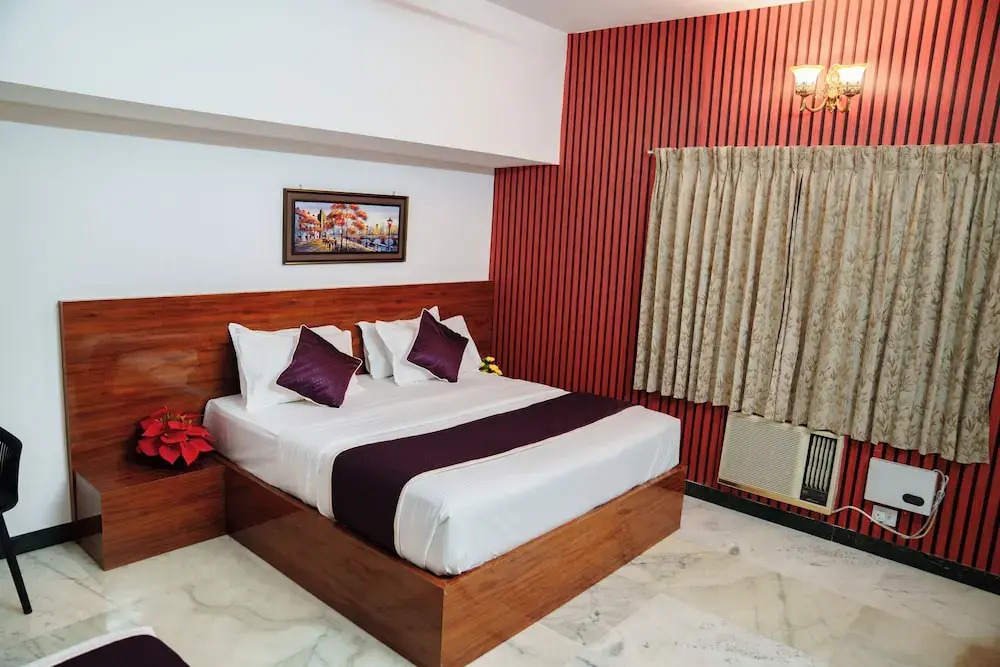 Rich inn Palace Tnagar