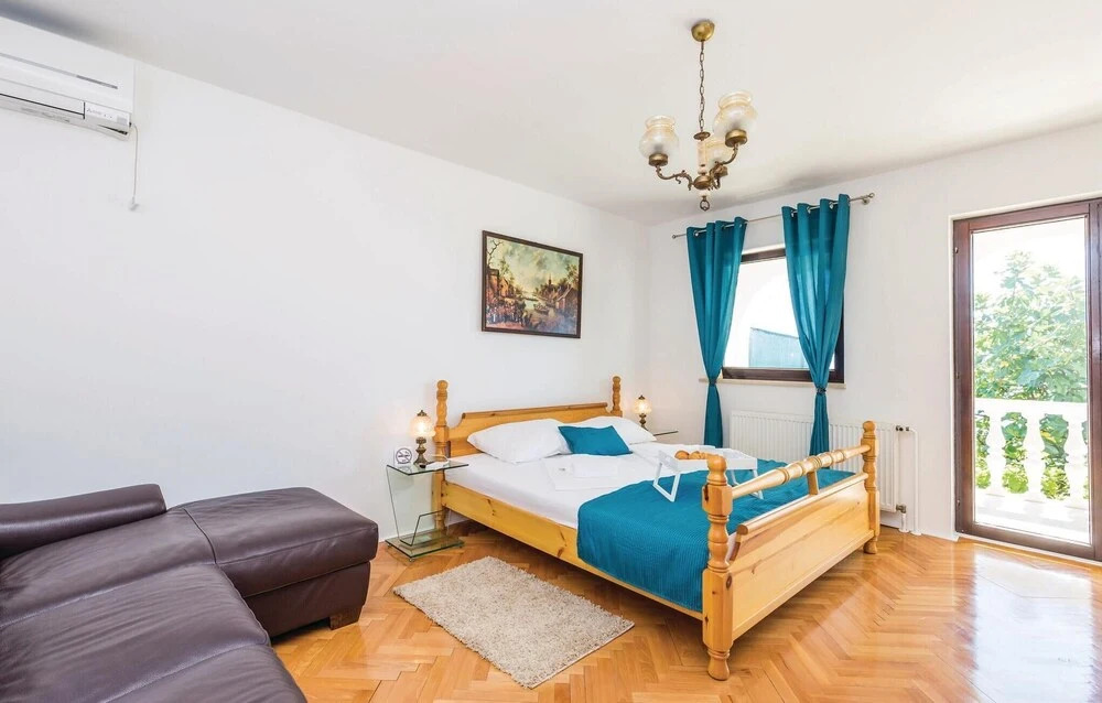 8 Bedroom Beautiful Home In Matulji