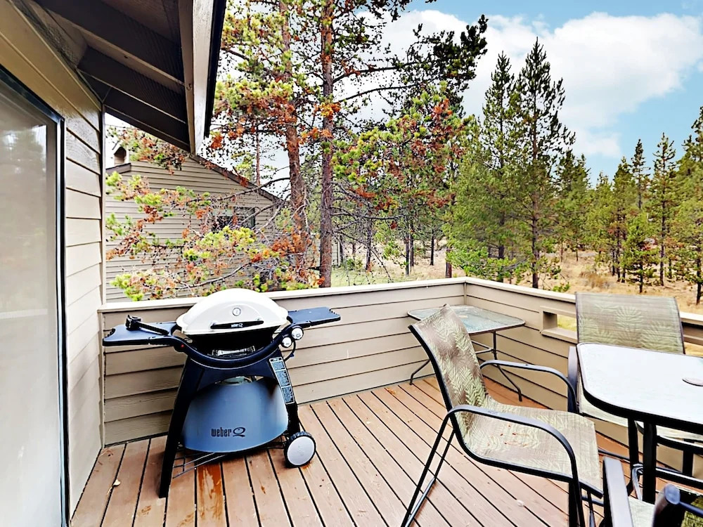 20 Fairway Village Condos 3 Bedrooms 2.5 Bathrooms Condo