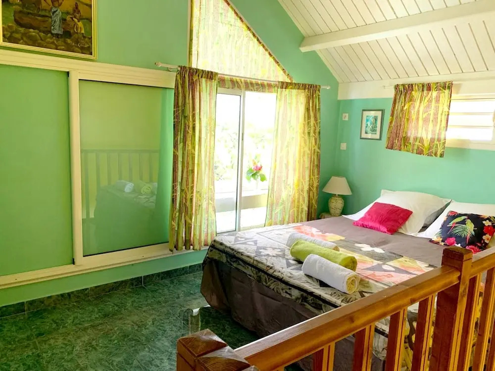 House with One Bedroom in Le Gosier, with Wonderful Sea View, Enclosed Garden And Wifi - 800 M From the Beach