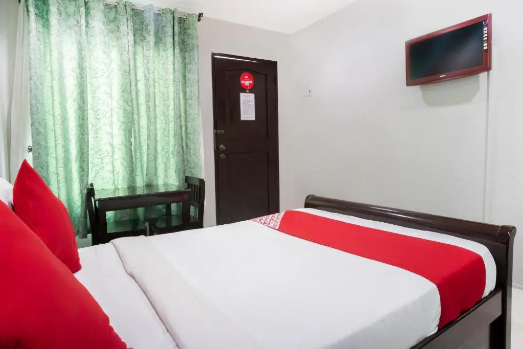 Samantha's Apartelle by OYO Rooms