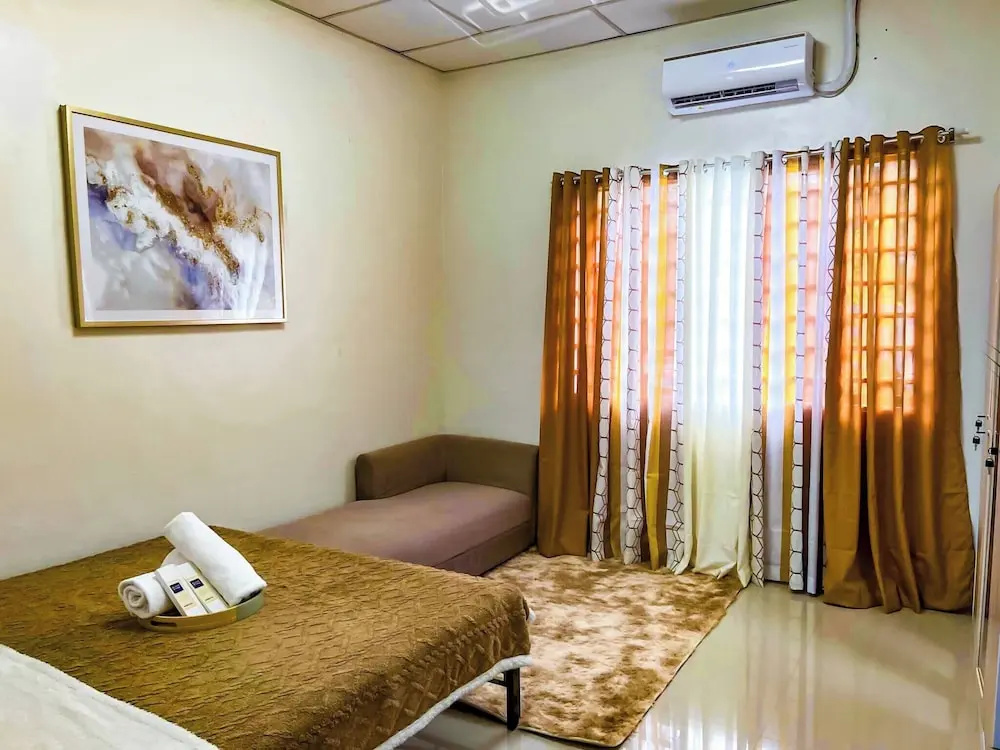 Bloomstone - 2BR Family Suite in Gensan