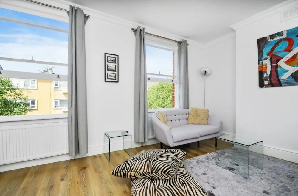 Modern 2 Bedroom Apartment On The Doorstep Of Queens Park