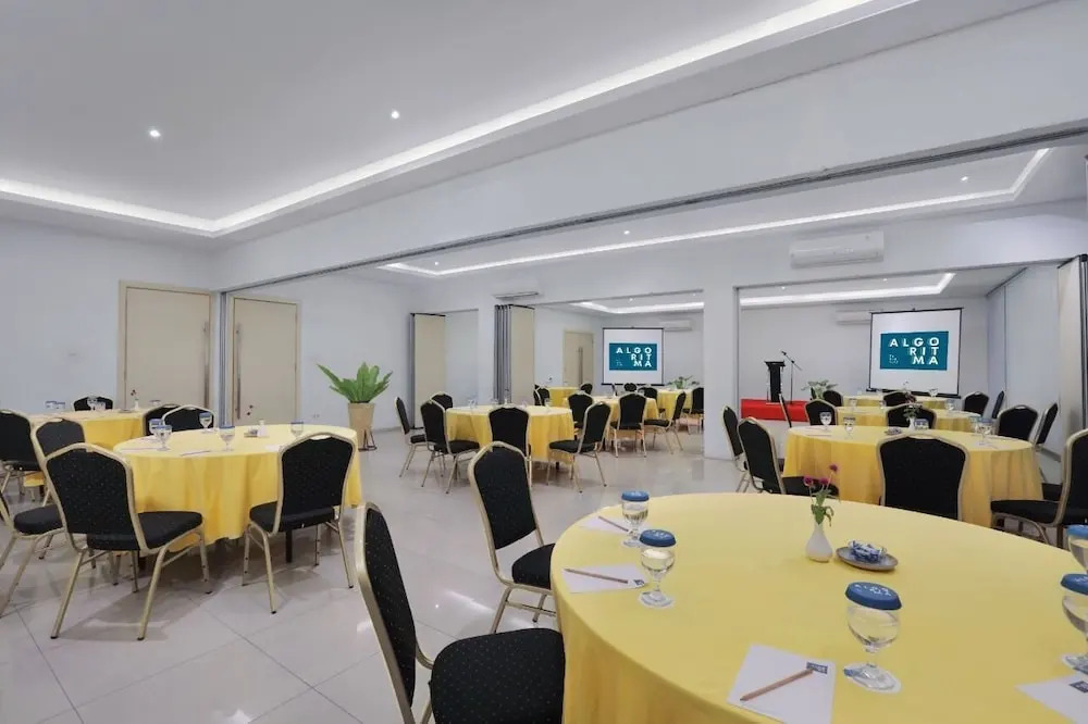 Hotel Algoritma