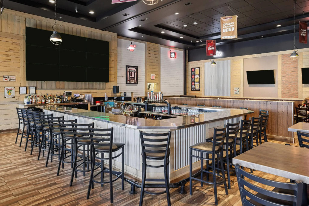 Days Inn & Suites by Wyndham Winkler