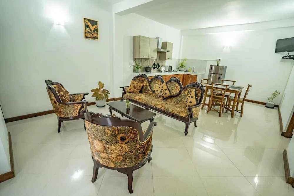 Spacious 4-bed Apartment in Katugastota