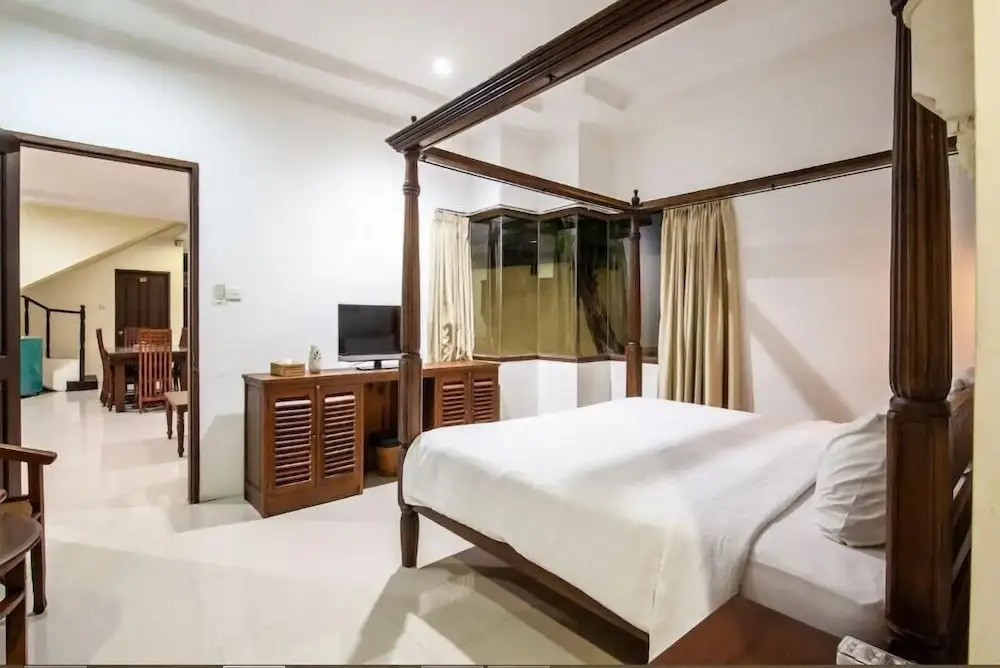 8-BR Private Pool Villa Walk to Seminyak Beach