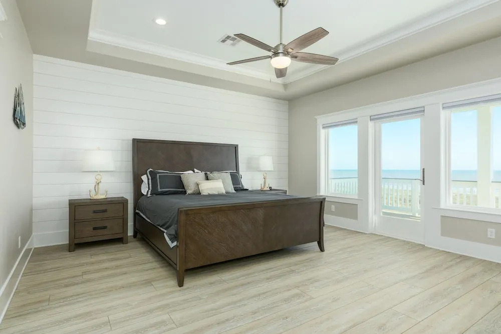 New Listing! Spacious Brand-new Beach 4 Bedroom Home