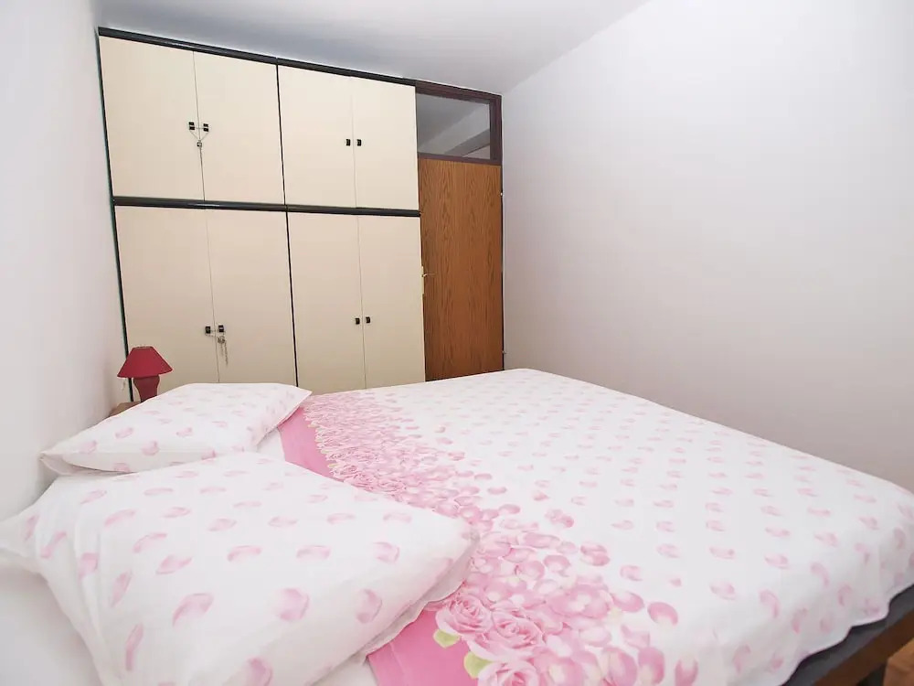 Apartment 914
