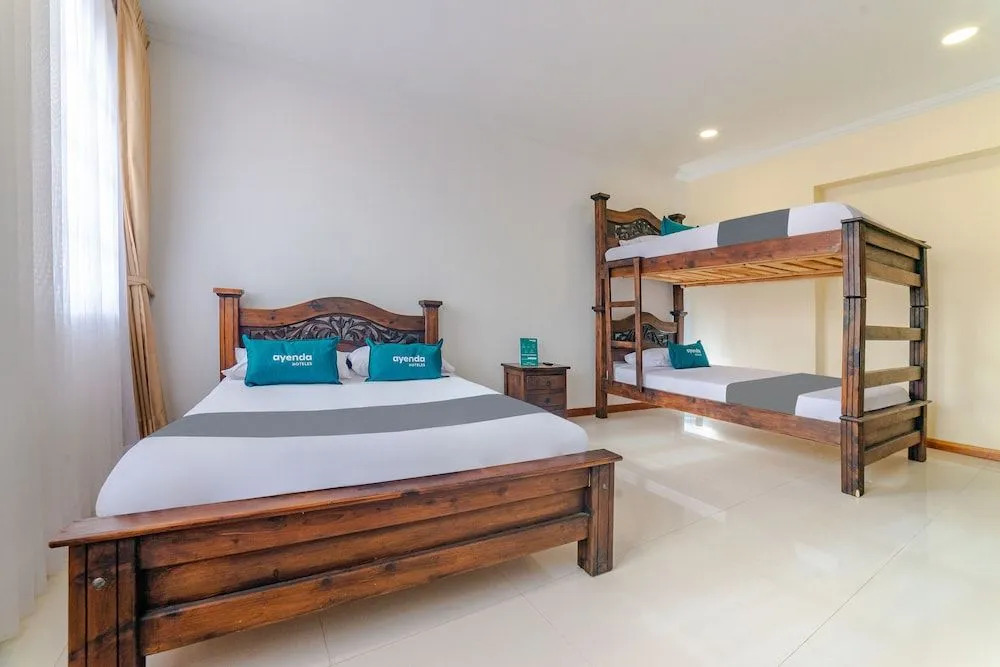 HOTEL El MONARCA