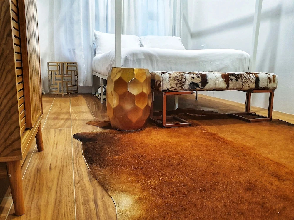 THE Roezetta1 Luxury Stylish Unit, Walk TO City