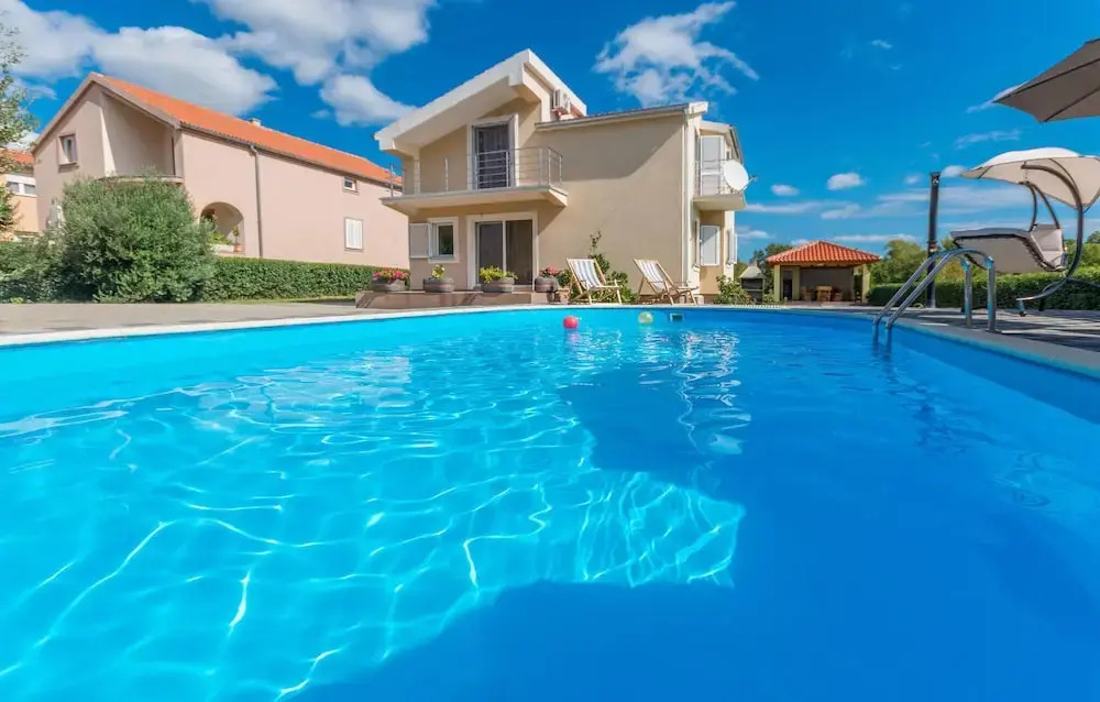 Beautiful Home in Pristeg With 4 Bedrooms, Wifi and Outdoor Swimming Pool