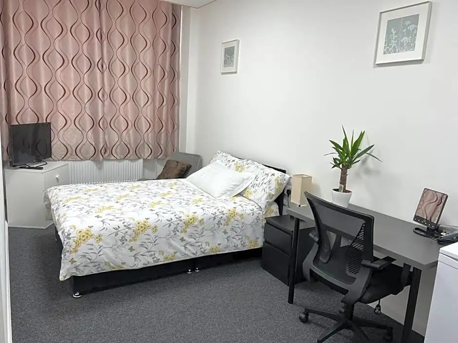 Lovely Double Room in serviced apartment - London